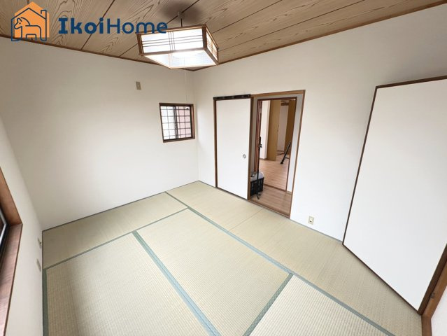 明石市二見町福里　中古戸建の内装|【ホームページに現地動画掲載中】●年中無休：当日予約可●和室6帖です。収納も充実！