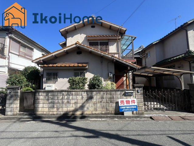 明石市二見町東二見　中古一戸建の外観|閑静な住宅街にありますこちらの物件は、幹線道路までのアクセス良好な立地です。