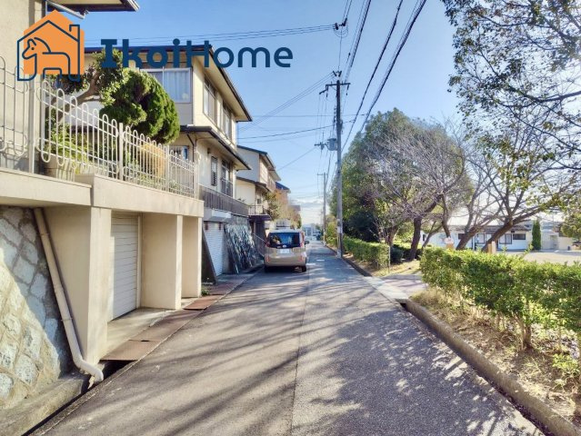 明石市魚住町錦が丘2丁目　中古の駐車場|●年中無休：見学時間9:00～20:00・当日予約可●駐車場は2台になります。普通車2台可能です。