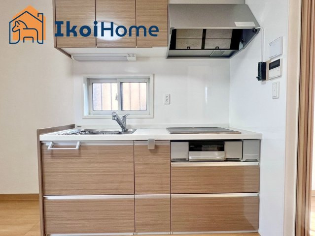 明石市魚住町西岡　中古戸建　築9年のキッチン|●年中無休：当日予約可●IHキッチンはお手入れが簡単で高火力で加熱が早く便利です。