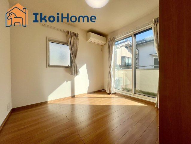 明石市魚住町西岡　中古戸建　築9年の寝室|●年中無休：当日予約可●オプションでより一層フローリング強くする10年保証のコーティングもご用意