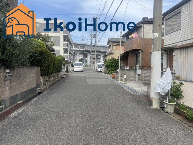明石市魚住町西岡　中古戸建　築9年のその他|●資料・カタログのご請求無料●前面道路は幅員約3.4ｍございます。交通量少なくお車の入出庫も安心です