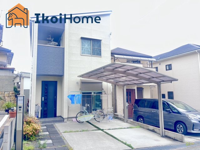 明石市和坂　中古戸建の駐車場|●年中無休：当日予約可●お車は並列でゆったり2台駐車可能！安心のカーポート付きです♪