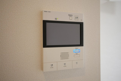 【セキュリティ】 | セレニテ福島カルム | モニター付きインターホンです