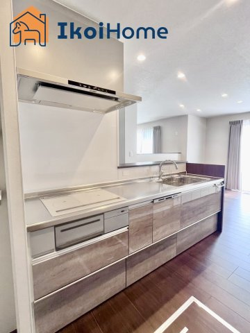 明石市大久保町松陰　中古のキッチン|【ホームページに現地動画掲載中】●年中無休：当日予約可●IHキッチンはお手入れが簡単