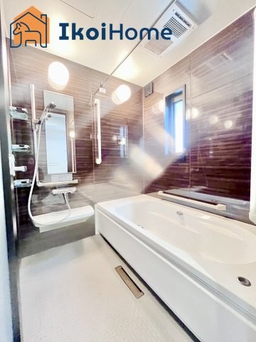 明石市大久保町松陰　中古の浴室|【ホームページに現地動画掲載中】●年中無休：当日予約可●小窓ございますので通気・換気良好です。