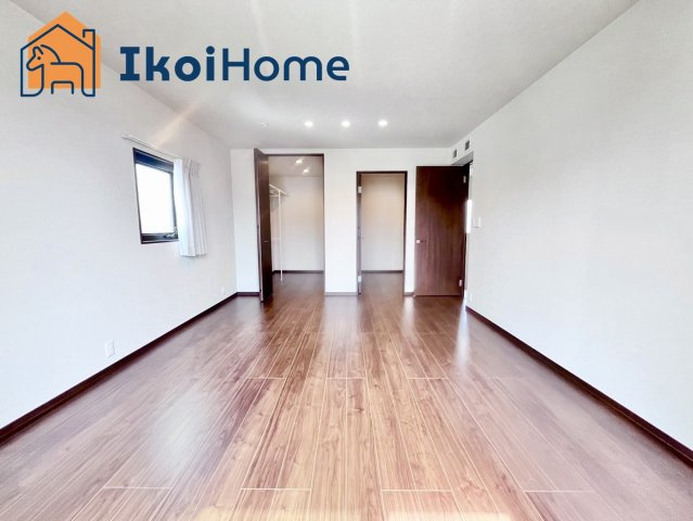 明石市大久保町松陰　中古の寝室|【ホームページに現地動画掲載中】●年中無休：当日予約可●2F洋室は5.3帖洋室×2。11帖洋室あり！