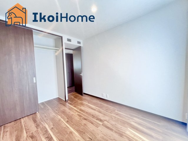 明石市大久保町松陰　中古の子供部屋|【ホームページに現地動画掲載中】●年中無休：当日予約可●木目の落ち着いたフローリングです。