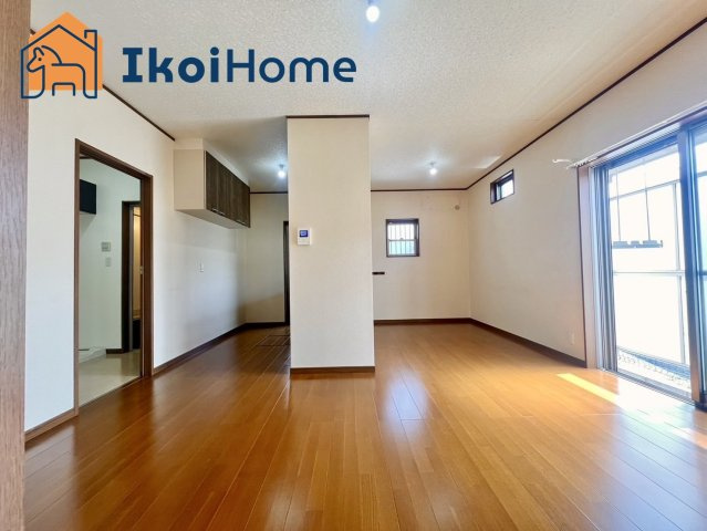 朝霧東町　リフォ完　中古戸建の子供部屋|●年中無休・当日予約可●弊社ではオプションでより一層フローリング強くする10年保証のコーティングもご用意しています。