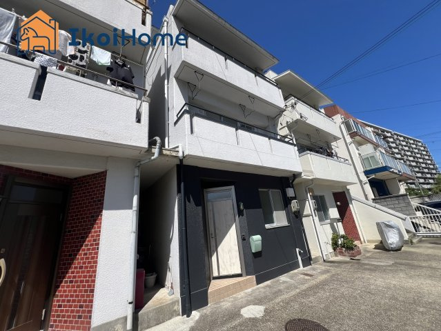 明石市東山町　中古の駐車場|●年中無休：見学時間9:00～20:00・当日予約可●お車は1台駐車可能です！※小型車