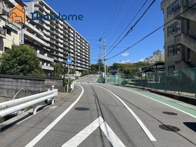 明石市東山町　中古の前面道路含む現地写真|～ご見学に関して～平日や夜間でもご案内可能。決まったお時間で身動きが取れない方も臨機応変に対応します