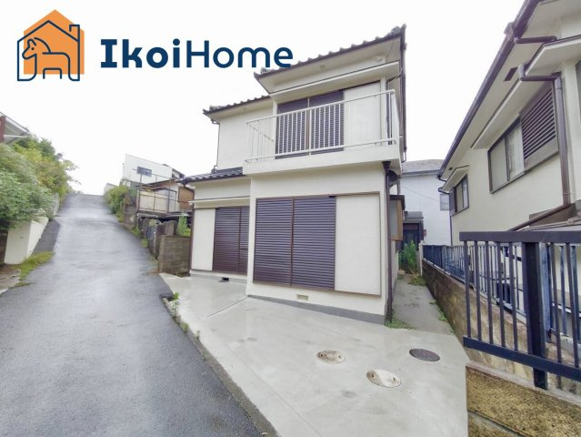 明石市朝霧東町１丁目　中古一戸建の駐車場|【ホームページに現地動画掲載中】●年中無休：当日予約可●軽自動車・小型車1台駐車可能。