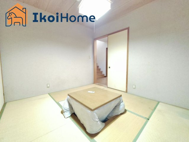 明石市魚住町住吉1丁目　中古の子供部屋|掘りごたつ仕様の和室となっておりますので冬場はこちらでぬくぬくおくつろぎいただけます♪