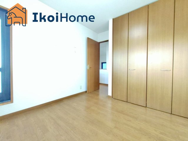 明石市魚住町住吉1丁目　中古の寝室|●年中無休：当日予約可●注意。カーテン・カーテンレールが付いていません。弊社にご相談ください。