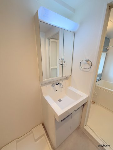 アドバンス大阪ドーム前　仲介手数料無料の洗面所