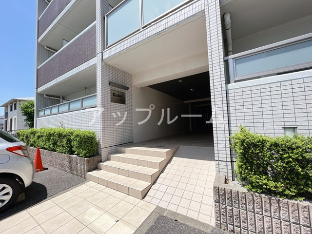 ソレイユ鳥居松のエントランス