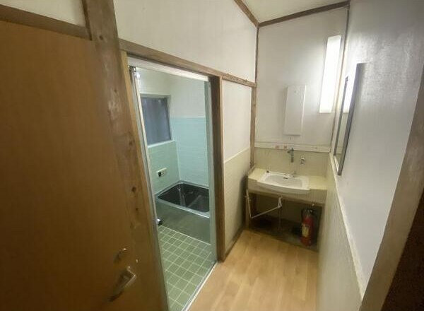 千種区戸建の洗面所