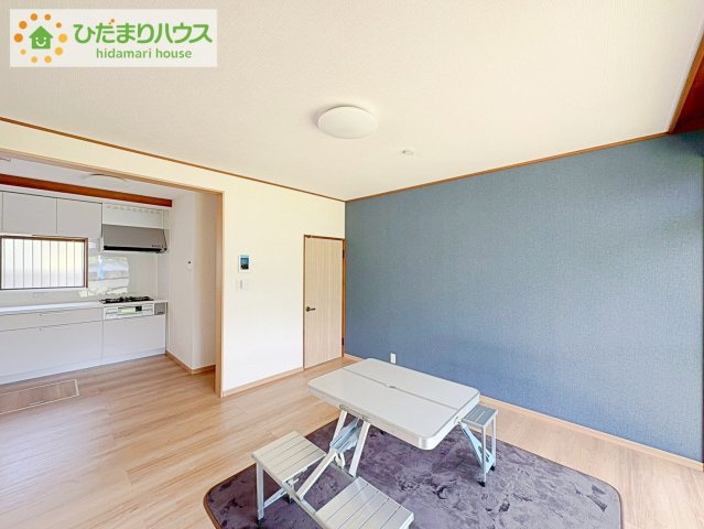那珂市平野　中古戸建の外観|お子様が元気に遊べる広々としたリビングです。