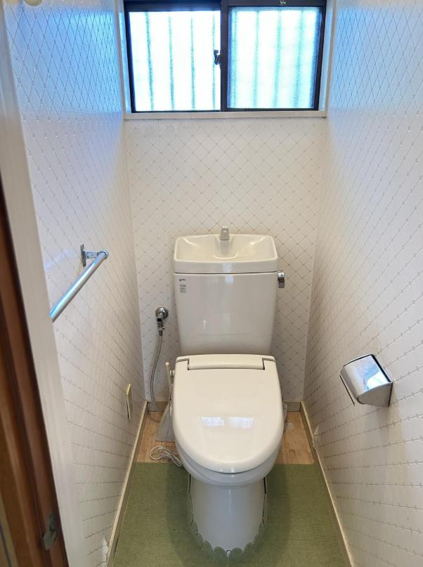 那珂市平野　中古戸建のトイレ