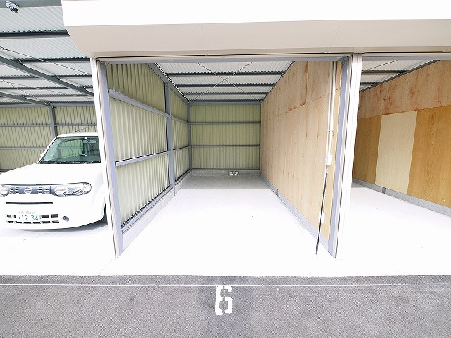 植平トランクルームの内装