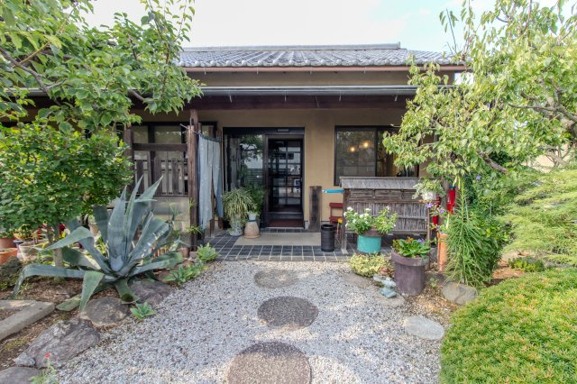 足利市下渋垂町の店舗の外観