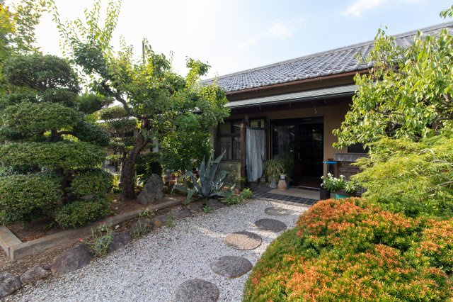 足利市下渋垂町の店舗の外観