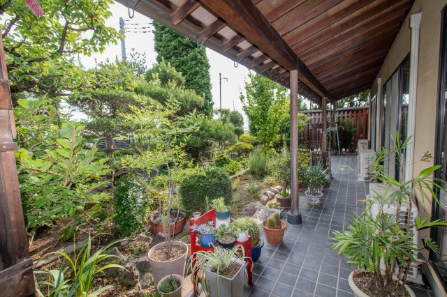 【中庭】の画像