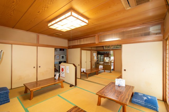 足利市下渋垂町の店舗の内装