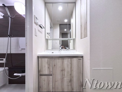 【独立洗面台】 | プレサンス丸の内サージュ | 独立洗面化粧台が付いています