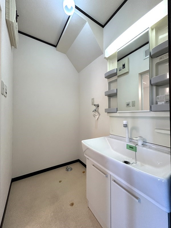 薫風の独立洗面台