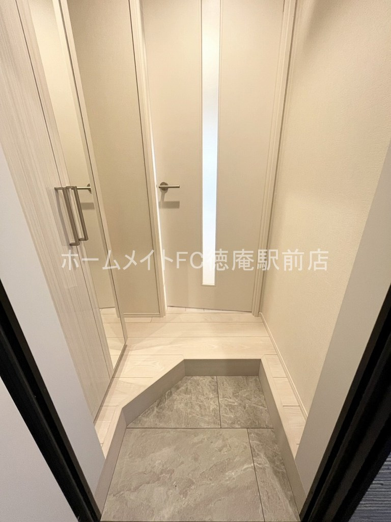 大阪市城東区諏訪４丁目のアパートの玄関