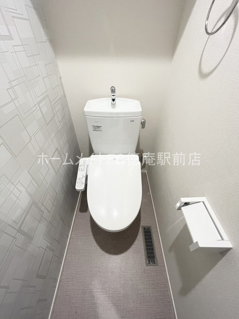 大阪市城東区諏訪４丁目のアパートのトイレ