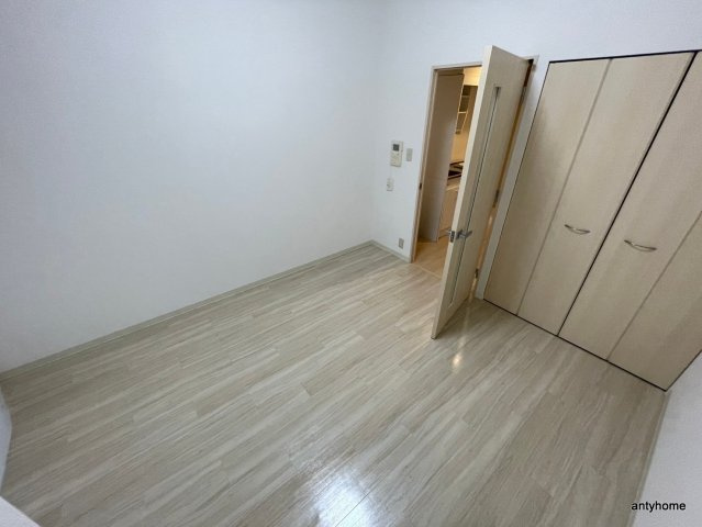 フィオレ立売堀　仲介手数料無料の寝室