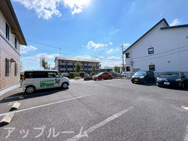 サンルガールの駐車場