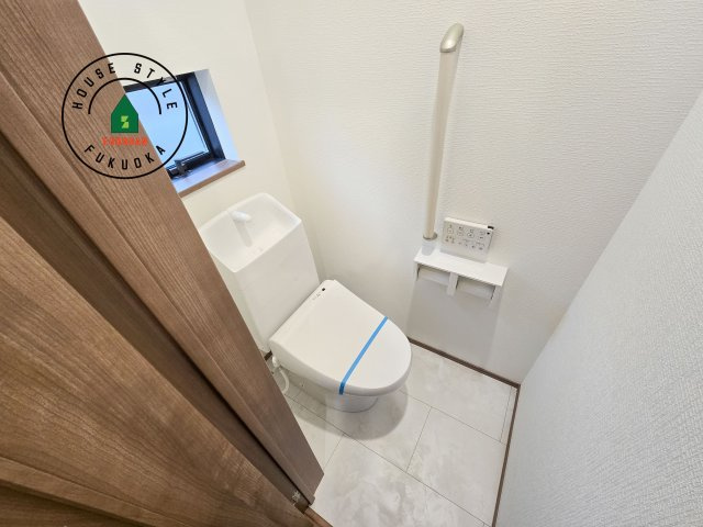 福岡市南区井尻3丁目第1-2棟（A号棟）のトイレ|温水洗浄便座を完備しております。2ヶ所にトイレがあるのは朝の慌ただしい時間も安心です。