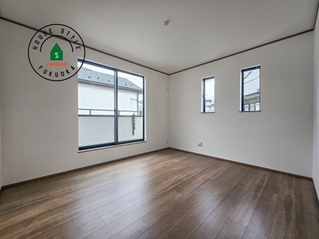 福岡市南区井尻3丁目第1-2棟（A号棟）の寝室|主寝室には収納力に優れたクローゼットがありますので、お部屋もすっきり片付きます。