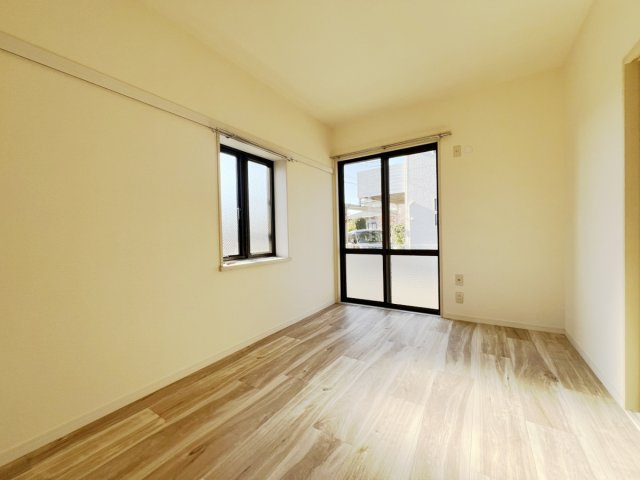 フロントヒルズの居間・リビング|12.8帖のＬＤＫに新品エアコン設置します！