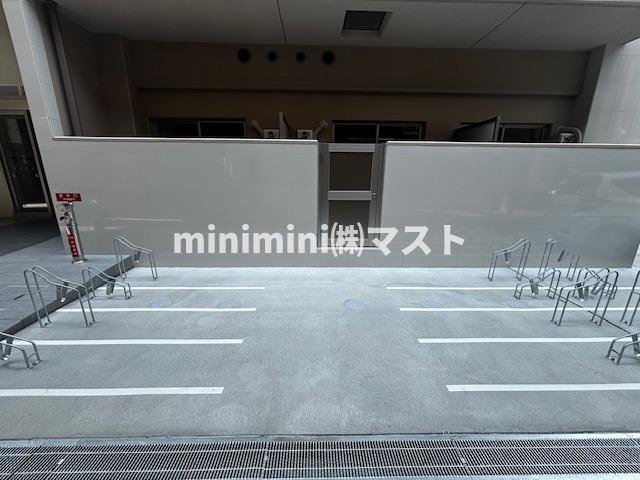 エグゼ大阪CITYアインツの駐車場