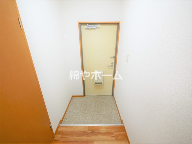 クリスタルアークの玄関|収納もある玄関です