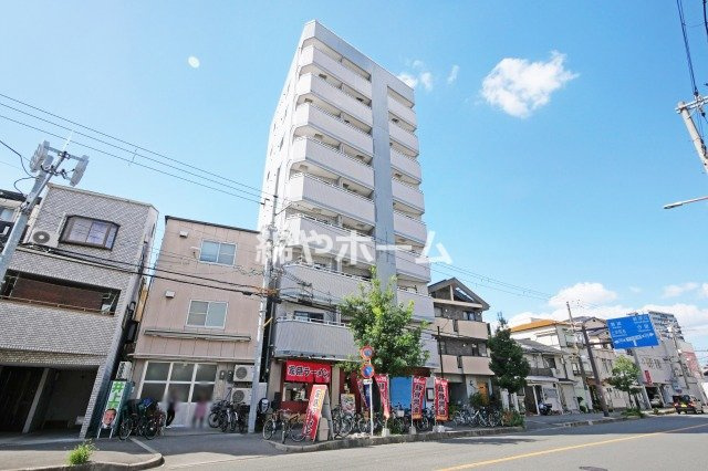 クリスタルアークの外観|落ち着いた雰囲気の外観です