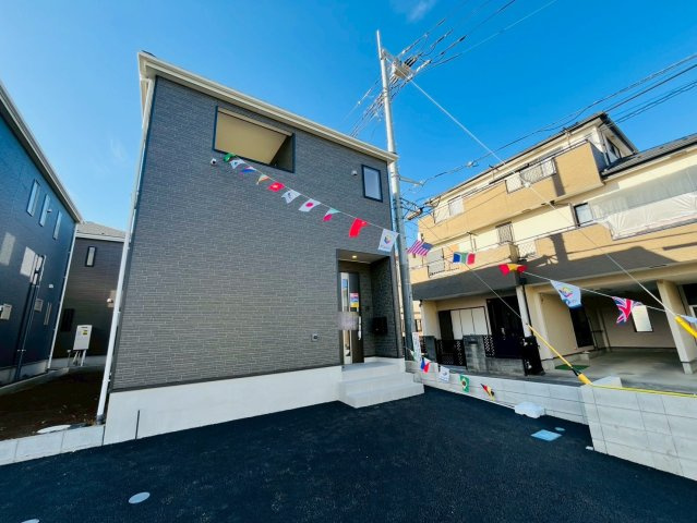 【Ｃｒａｄｌｅ Garden】　野田市七光台　第１８　全7邸の前面道路含む現地写真|〇３号棟　外観写真〇
広々LDK18帖！雨の日も安心インナーバルコニー付きのお家です♪
2025年11月撮影