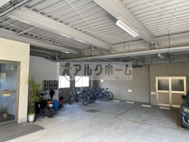 ウィールの駐車場