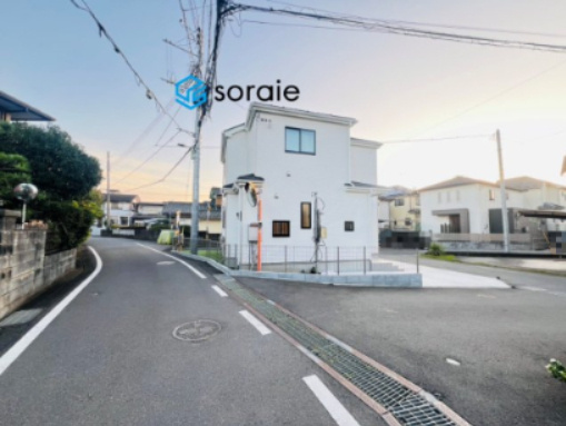 狭山市柏原３期　ハートフルタウン　新築戸建の前面道路含む現地写真|11/7　撮影