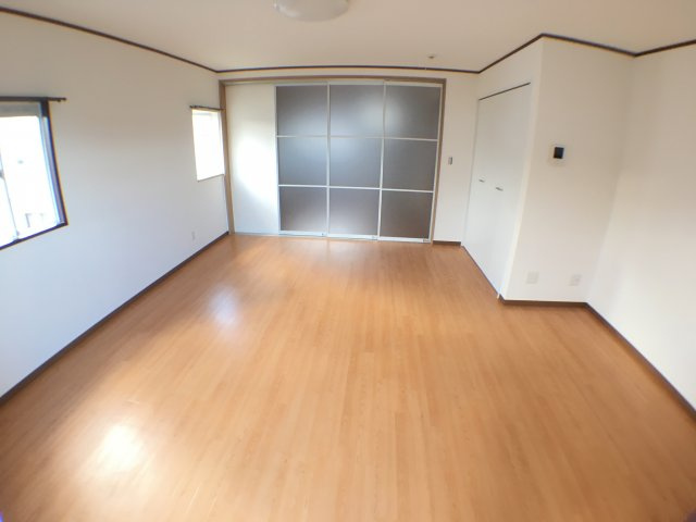 コーポアイリスの洋室|個人の部屋や寝室として使える洋室です