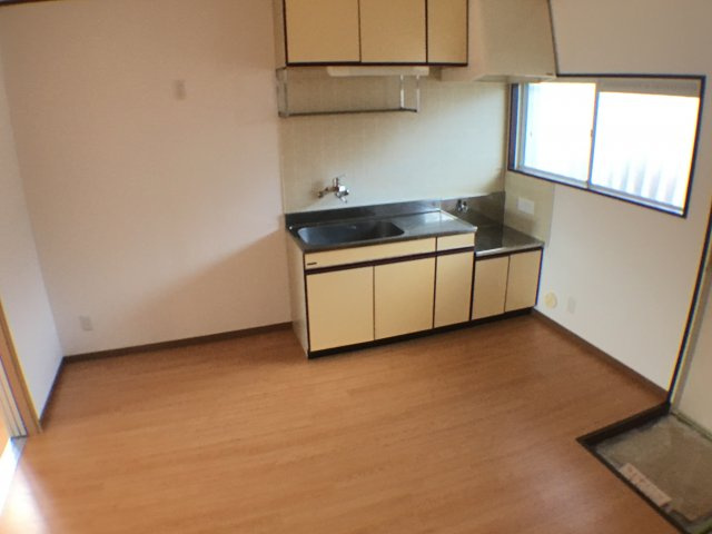 コーポアイリスのキッチン|お料理しやすいキッチンです