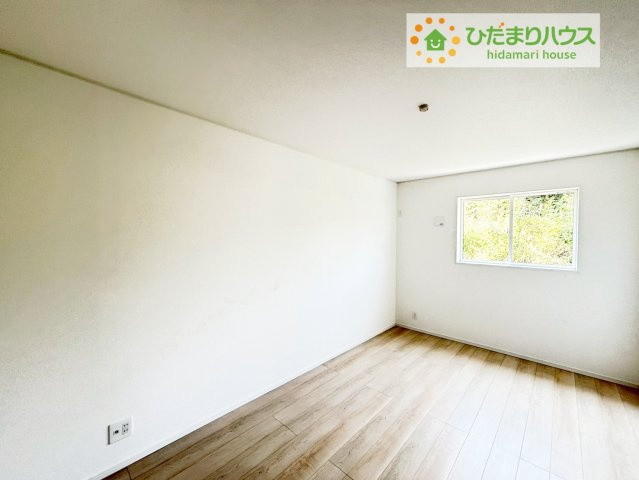 いわき市好間町中好間第3　新築戸建　2号棟の寝室|日当たりの良い2階洋室はお昼寝も心地よさそうですね(*´ω`*)