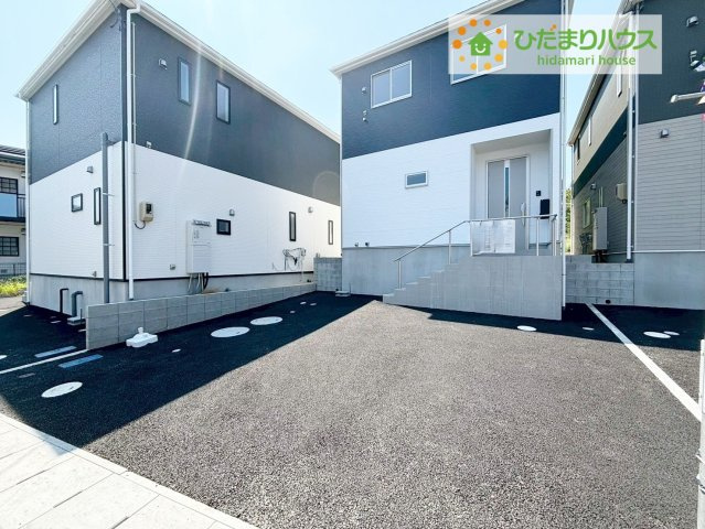 いわき市好間町中好間第3　新築戸建　2号棟の駐車場|ゆったりとしたカースペースで、ファミリーカーや軽自動車もラクラク駐車出来ますね♪
