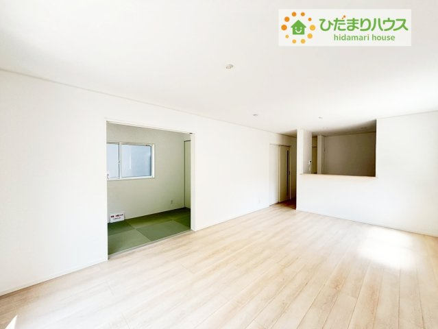 いわき市好間町中好間第3　新築戸建　2号棟の居間・リビング|開放感あるLDKを確保！家族が集まるリビングはゆったり過ごしリフレッシュする場として居心地の良い空間にしたいですね。