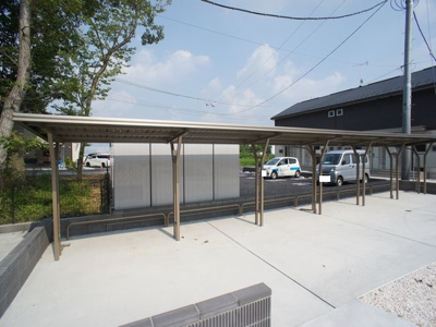 【その他共用部分】 | シャルムB | 屋根付きの駐輪場があります♪