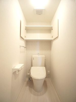 【トイレ】 | シャルムB | 温水洗浄暖房便座機能付きです♪